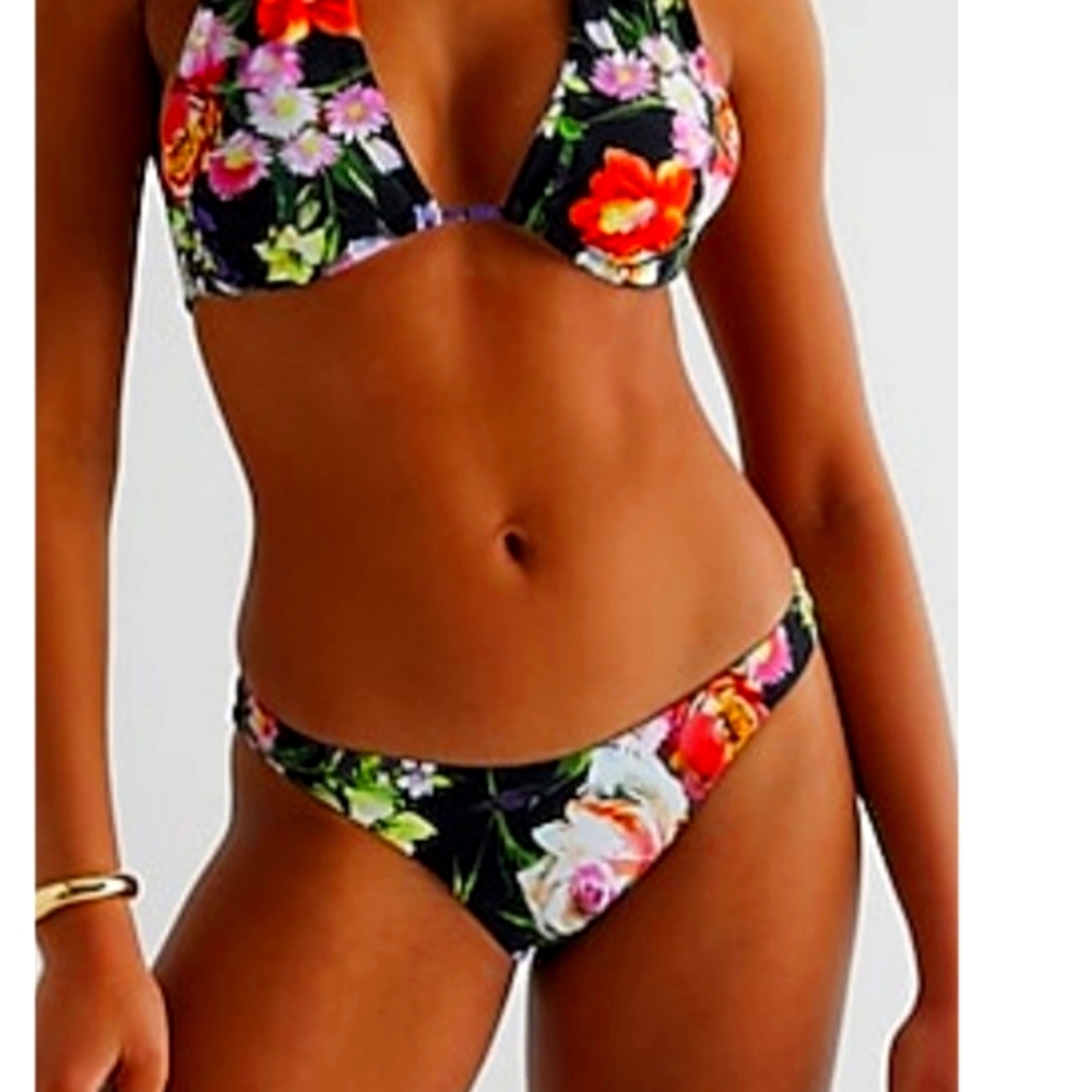 Convertible Halter Neck Body Contour Swimsuit